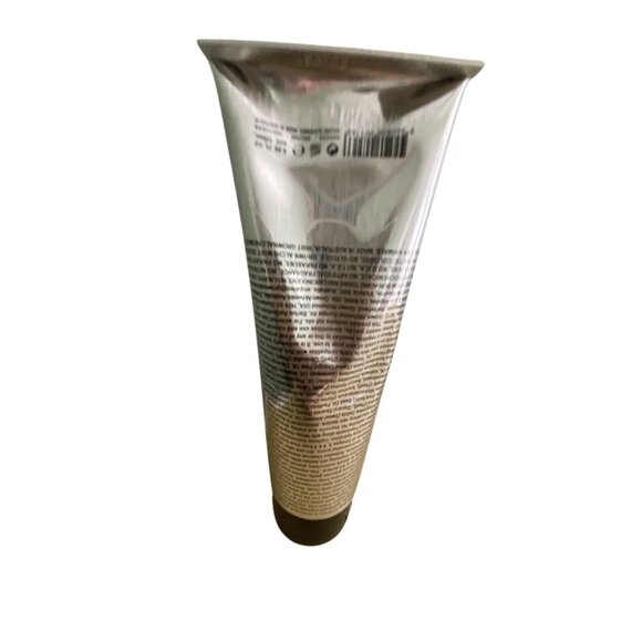 Grown Alchemist Intensive Body Exfoliant Inca-Inchi Pumice & Activated Charcoal - Picture 4 of 13